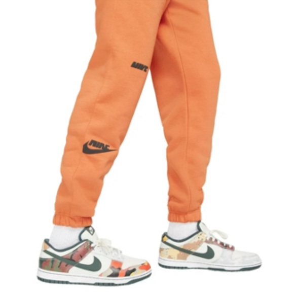 Nike Sportswear Essentials Fleece Pants In Hot Curry/Habanero Size: Large - Picture 3 of 16